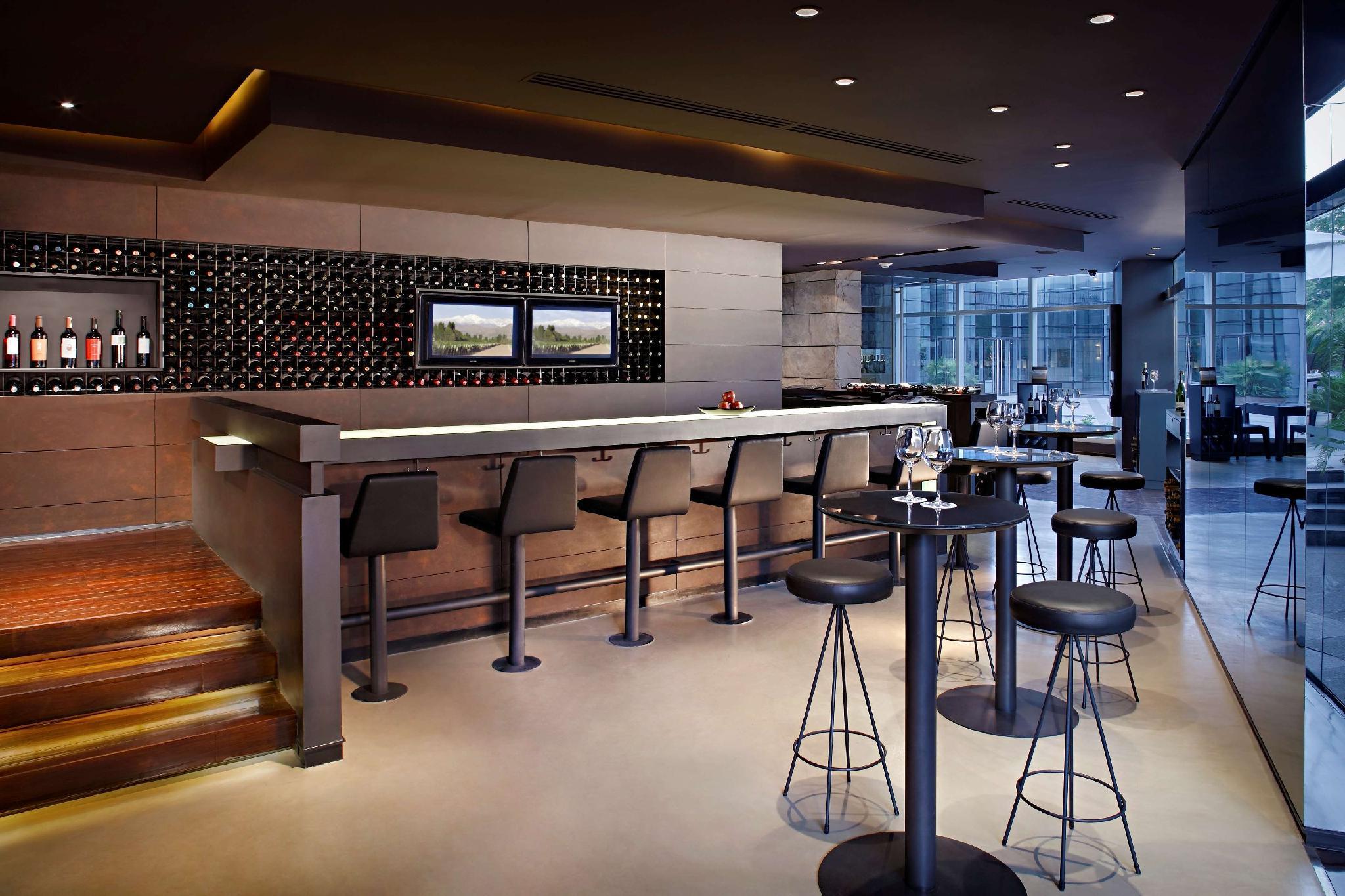 Park Hyatt Mendoza Hotel, Casino&Spa Bagian luar foto The bar at the lounge